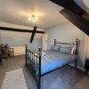 Отель Traditional 3-bed Cottage, Log Burner & Sea Views!, фото 2