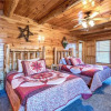 Отель Hemlock Inn - Eight Bedroom Cabin, фото 3