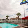 Отель Days Inn by Wyndham Sulphur LA, фото 14