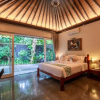 Отель Luxury 3BR Kahuripan Villa, фото 6