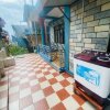 Отель Cheerful 2 bed room flat with parking near forest., фото 11