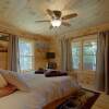 Отель Taj's 3 Bedroom Cabin - 3 Br Cabin, фото 3