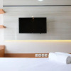 Отель Cozy Living And Best Choice Studio At Bale Hinggil Apartment, фото 4