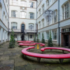 Отель Stylish 93sqm 2 Bed Historical City Centre Flat, фото 14