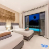 Отель Private Pool Paradise: Sereniwood 3br, фото 9