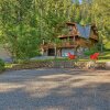 Отель Wild Huckleberry Alpine Cabin: Fireplace & Deck! в Алпайне