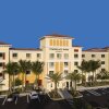 Отель TownePlace Suites by Marriott Fort Myers Estero в Эстеро
