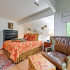 Отель 'smallwood' Cute Highlands Home w/ Screened Porch!, фото 5