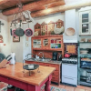 Отель Cowboy Song - One Bedroom Home, фото 5
