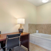 Отель Comfort Suites Castle Rock, фото 3
