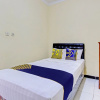 Отель SPOT ON 93007 Guest House Lestari, фото 7