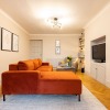 Отель The Richmond Upon Thames Escape - Modern & Bright 2bdr Flat With Parking в Лондоне