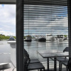 Отель Cozy floating boatlodge 