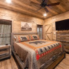 Отель The Gathering Place 3 Bedroom Cabin by Redawning, фото 20