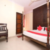 Отель OYO 12115 Hotel Raghuraj Palace, фото 3