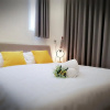 Отель Yelo Hostel & Cafe, фото 4
