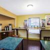 Отель Rodeway Inn & Suites South of Fiesta Park, фото 21