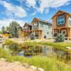 Отель Modern Mountain Home Near Fraser River, фото 44