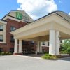 Отель Holiday Inn Express and Suites Fairmont, an IHG Hotel, фото 1