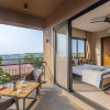 Отель SaffronStays Cinco Elementos, Panchgani - stunning valley view pool villa, фото 7