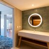 Отель Holiday Inn Express And Suites Queenstown, an IHG Hotel, фото 9