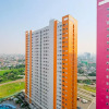 Отель Fancy And Nice Studio (No Kitchen) At Green Pramuka City Apartment, фото 1