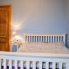 Отель 1 Bedroom Flat Off Leith Walk в Эдинбурге