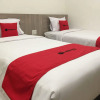 Отель RedDoorz Plus @ Jalan Juanda Medan, фото 14