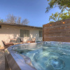 Отель Spacious Home Near Main Large, BK Yard W/hot Tub&grill, фото 17
