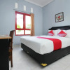 Отель OYO 572 Omah Gedongkuning Syariah Homestay, фото 17
