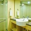 Отель Quality Inn Residency, фото 8