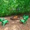 Отель Elliotts Hideaway Adorable Cabin Fire pit hot tub Deck pet Friendly Wifi, фото 10