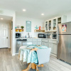 Отель Seaside and Breezy Condo at the Victorian, фото 19