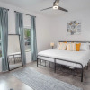 Отель Cozy and Gorgeous 3 BR 2 BA Near Amazing Downtown, фото 5