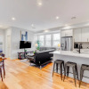 Отель Luxury 2BD/2BA Near Logan Airport and T station, фото 14