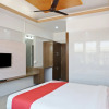Отель Centre Point By Oyo Rooms, фото 16