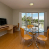 Отель Cabarita Lake Apartments, фото 4