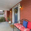 Отель Red Nashville Beauty 3BD/2BT - 12Min from Downtown, фото 6