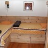 Отель Jennifers Cottage - Two Bedroom Home в Бруклине