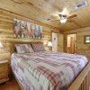 Отель Misty Pines 3 Bedroom Cabin by Redawning, фото 2
