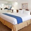 Отель Holiday Inn Express & Suites Alliance, an IHG Hotel, фото 4