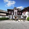 Отель Beautiful, Authentic Group House With Modern Amenities in Mondain Spa, фото 6