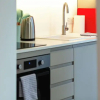 Отель Bright & Airy 2BD - 10min walk to Centre, фото 13