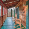 Отель The Lazy Nutt Retreat - 2 Br Cabin, фото 11
