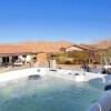 Отель Of Wine & Gods - Hot Tub, Bbq And Fire Pit! 3 Bedroom Home by RedAwning, фото 17
