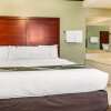 Отель Quality Inn & Suites, фото 31