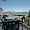 Отель Sea View Vibrant Flat w Balcony Right by Sea, фото 7