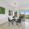 Отель Impressive Views of Noosa - Unit 8 Taralla, 16 Edgar Bennett Avenue Noosa Heads, фото 7