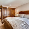 Отель Luxury Ski In, Ski Out 1 Bedroom Condo in Lionshead Village, фото 15