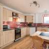 Отель Spacious Flat In Stockbridge, фото 6
